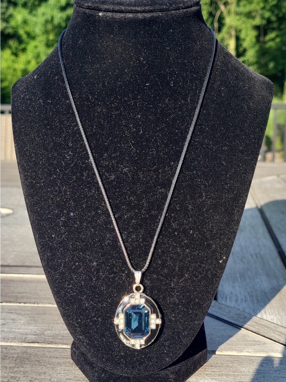 Touchstone Swarovski blue crystal pendant with sparkling accents.NWOT